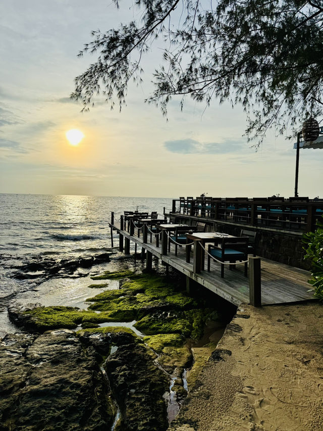 🌅💛 A Romantic Dinner by the Sea at Camia Restaurant