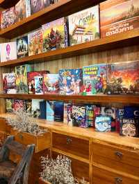 คาเฟ่ Pet friendly หัวหิน ขนมเครื่องดื่มอร่อย 📚🕰️