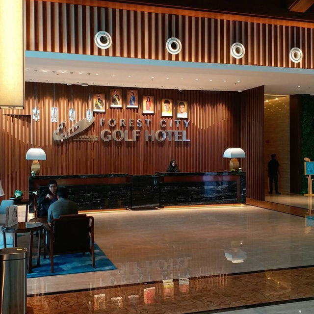 Forest City Golf Hotel: Your Luxe Getaway in Nature 🌳⛳