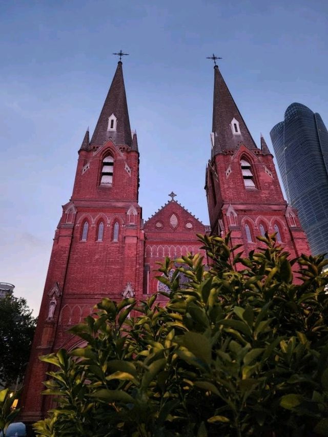 Shanghai’s Iconic Gothic Gem: St. Ignatius Cathedral at Dusk 🌆✨ Shanghai’s Iconic Gothic Gem: St. Ignatius Cathedral at Dusk 🌆✨