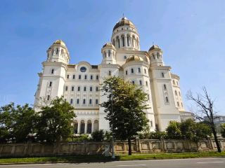 世界上高度最高、體積最大的東正教堂#Romanian People's Salvation Cathedral-羅馬尼亞布加勒斯特（Bucharest）
