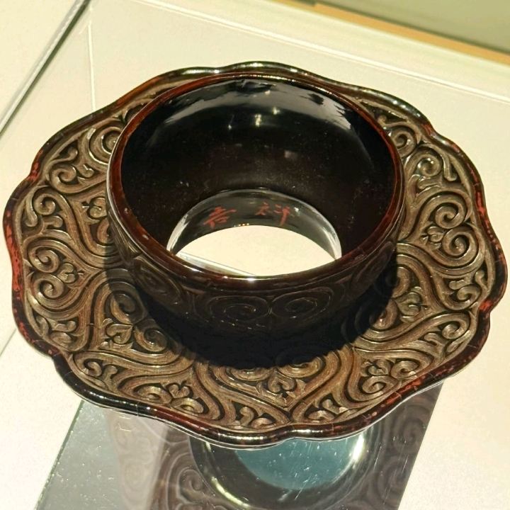 上海博物館 | 深紅と翠の華やぎ — 剔黒（黒彫漆）の芸術 | Trip.com 上海