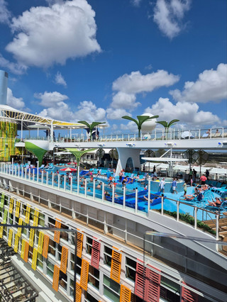 [Cruise Travel] Paid over $2,000 per person for 'Icon of the Seas'? You'll miss out on half of it without this (Ultimate hacks to get your money's worth).