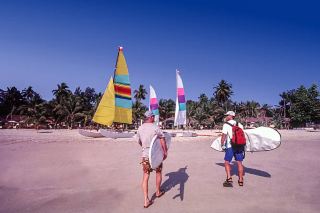 Ngapali Beach: Myanmar’s Laid-Back Paradise🌴🌊