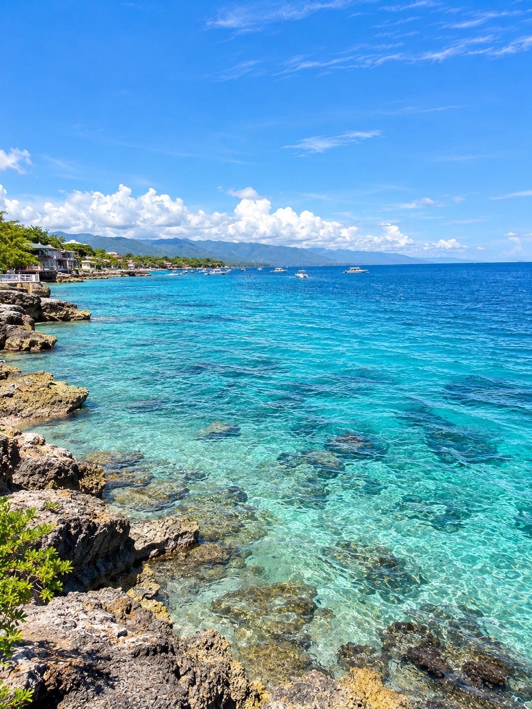 🇵🇭🏝️ Cebu Island — A paradise in the Philippine Sea. Crystal clear waters, white sandy beaches, and stunning natural beauty that will make you never want to leave.