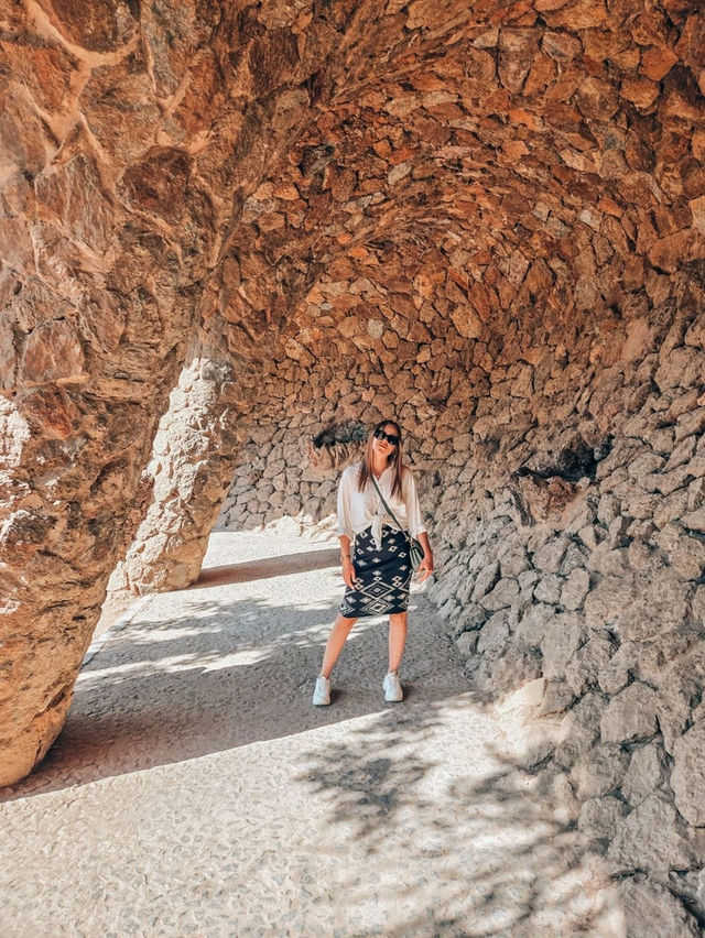 Not your average park bench — Gaudí had main character energy 🌀🎭