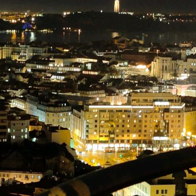 Pass through Bairro alto views!!