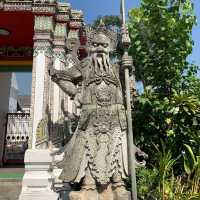 fantastic Wat Phra Chetuphon Temple 