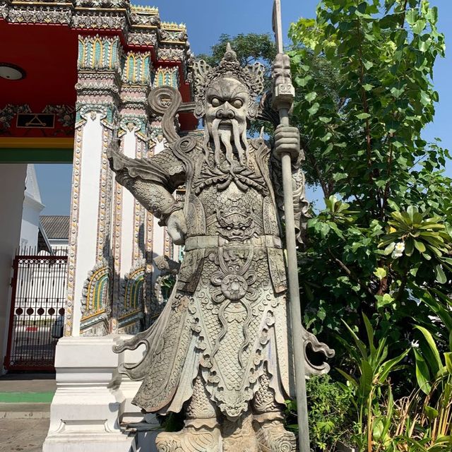 fantastic Wat Phra Chetuphon Temple 