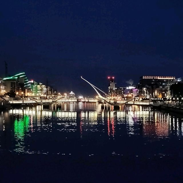 Evening walk along the River Liffey, Dublin