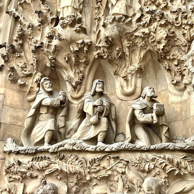 【巴塞隆拿】🇪🇸西班牙聖家族大教堂：高迪的夢幻建築，拍攝小貼士