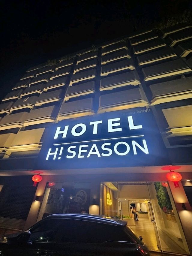"Hi Season Hotel: Spacious Comfort with Convenient Access in Hat Yai"