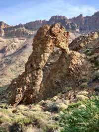 Queen’s Shoe Rock 👠⛰️ – A Whimsical Morning Find in Teide National Park 🌋