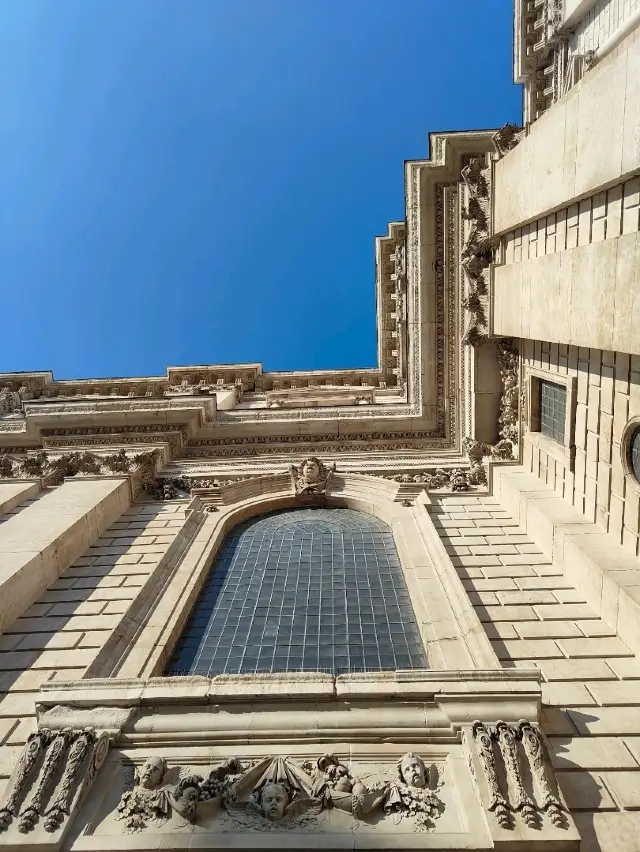 Approaching Majesty: My Walk Toward St Paul’s Cathedral