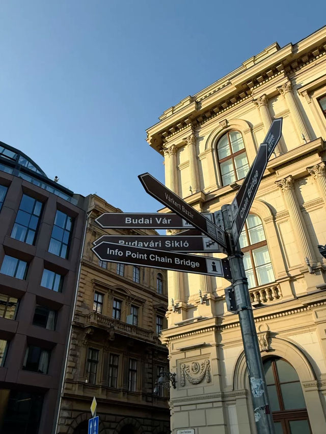 𝑩𝒆𝒂𝒖𝒕𝒊𝒇𝒖𝒍 𝑩𝒖𝒅𝒂𝒑𝒆𝒔𝒕 - 𝑻𝒉𝒆 𝑪𝒊𝒕𝒚 𝑼𝒏𝒊𝒕𝒆𝒅 𝒃𝒚 𝑴𝒂𝒈𝒊𝒄!