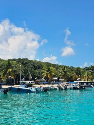 White sand and a reef with turtles: budget Maldives