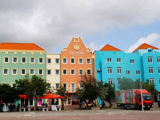 #winterescape Step into Wilhelminapark for a modern twist on Dutch park life! 🌲☁️ With its sleek architecture and vibrant outdoor cultural landscape, the park is a refreshing escape whether you visit on a cloudy, rainy afternoon or a bright sunny day. Expect a blend of visionary design and tranquil nature—perfect for both a leisurely stroll and an urban photoshoot.

For the best experience, start your walk from the main entrance at Wilhelminapark 3 and follow the winding pathways through sculpted greenery. The modern architectural touches blend seamlessly with historical park elements, so keep an eye out for sharp lines, cool textures, and occasional art installations. The cloudy, rainy atmosphere adds moody character to your photos—try capturing the reflections off wet benches and tree-lined walkways for those dramatic 'architecture-vision' shots!

If you’re visiting during wet weather, bring a rain jacket; the open landscape can get windy, and umbrellas are tricky (I found jackets much more practical). Benches are mostly exposed, so if you’re planning a longer stay, consider a portable seat mat. The park is open year-round, so you can enjoy its evolving scenery whenever you’re in Meppel.

Wilhelminapark is perfect for anyone seeking outdoor inspiration, a calm moment, or a modern aesthetic fix. Keep your camera ready and enjoy the dynamic contrast of nature and architecture—no matter the weather!

#Meppel #Wilhelminapark #ModernArchitecture #OutdoorCulture #TravelTips