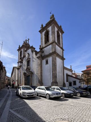 A Romanesque Survivor in the Old Town ⛪🕰️
