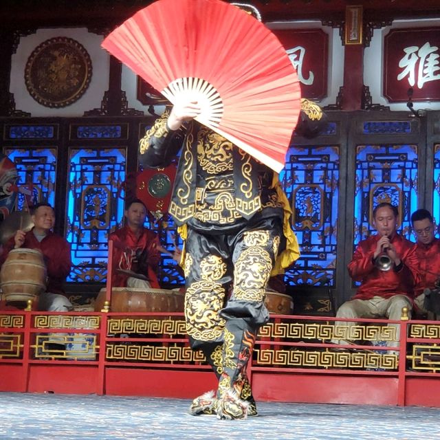Mind-blowing Face Changing Act of the Sichuan Opera 
