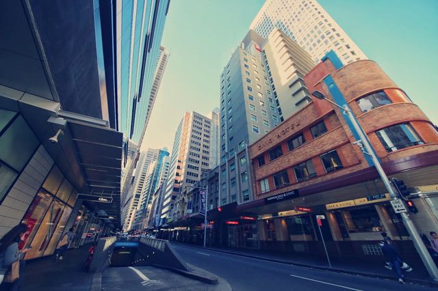 Explore Sydney.