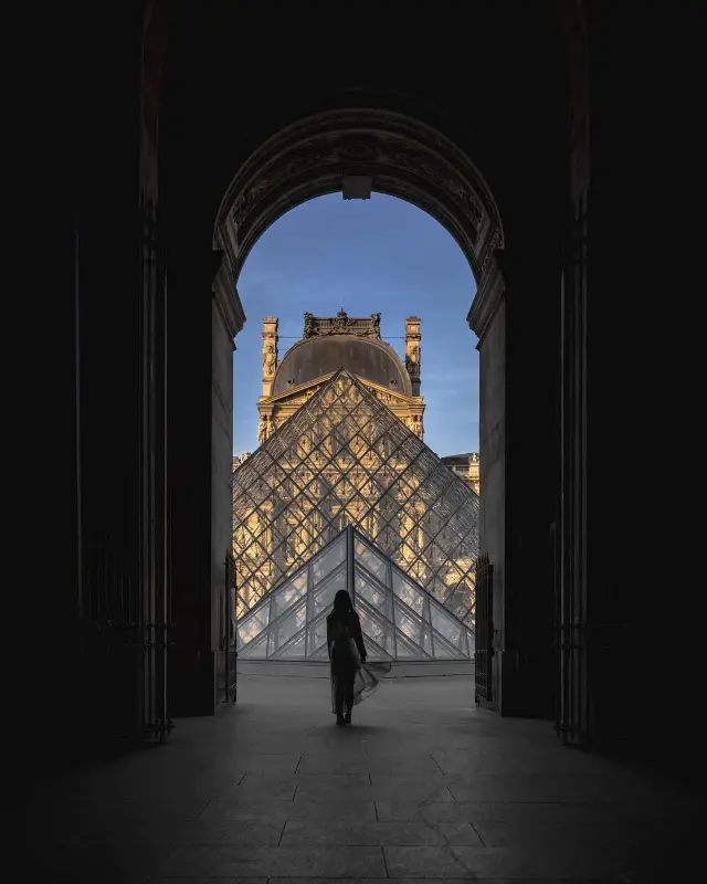 The Immersive Experience of Louvre Museum