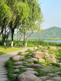 靈湖公園 吹著微風 享受這人世間獨一份的快樂