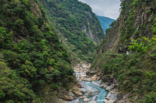 怒江大峽谷旅遊：一次尋找神秘峽谷與自然之美的旅行，你準備好了