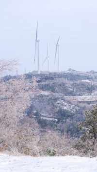 不用去廬山！武漢周邊開車直達風車雪山