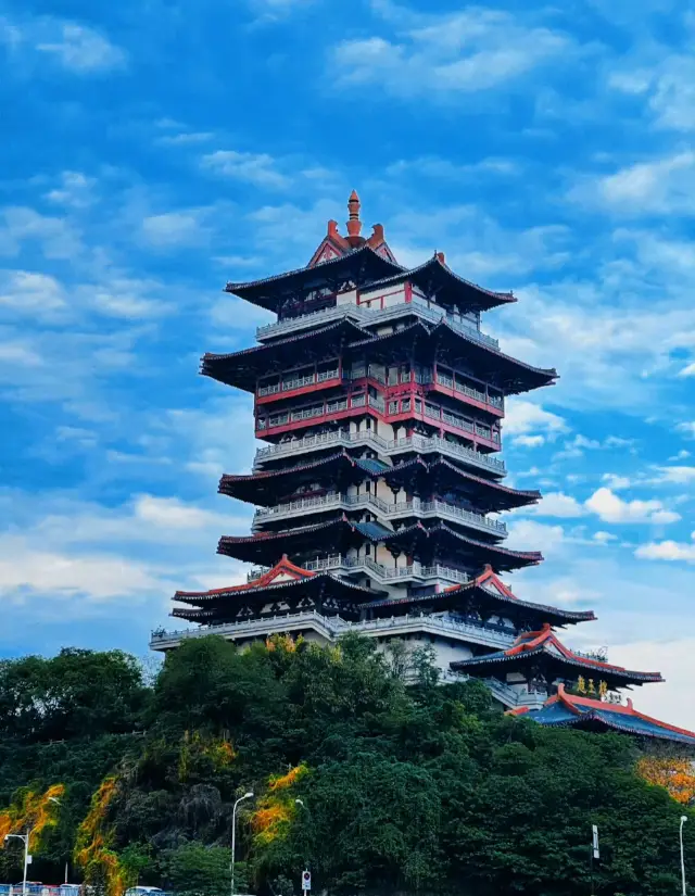 Climbing the Yue Wang Tower, one can see 'The tower is a hundred feet high, and one can pluck the stars with their hands'