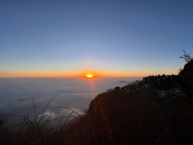 峨眉山金頂｜雲霧繚繞的人間仙境