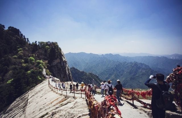 華山挑戰之旅：心靈洗禮與美景交融的難忘體驗