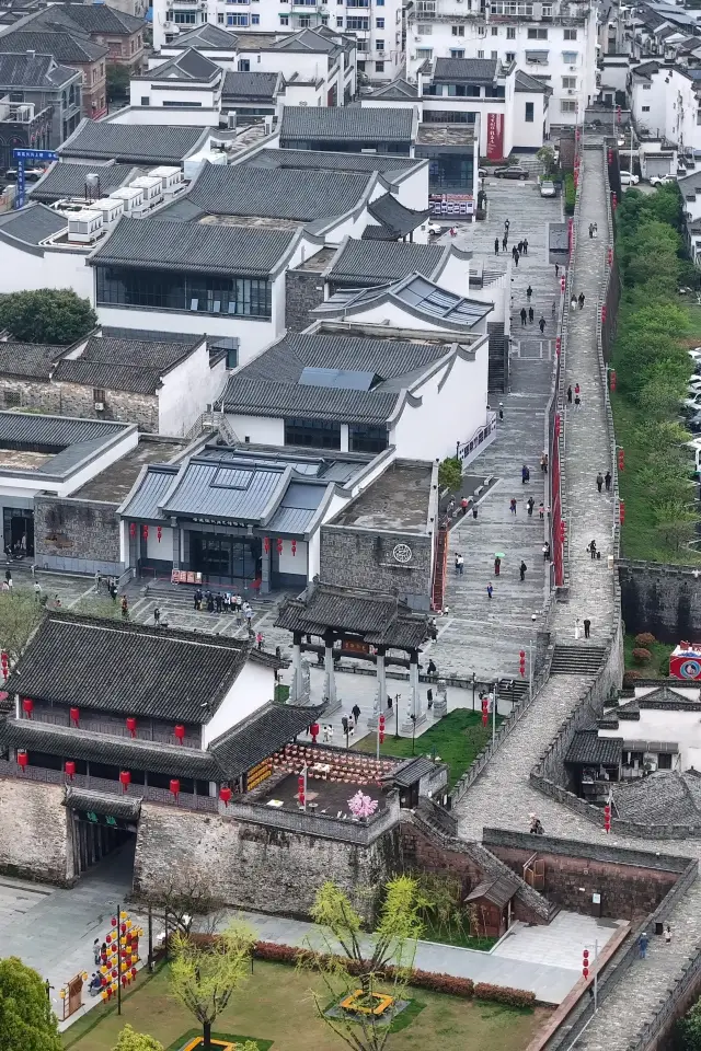 One of China's four great ancient cities, "Huizhou Ancient City"