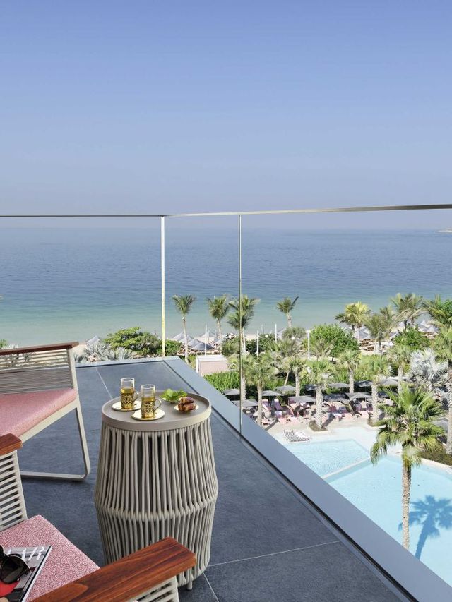 🌟 Dubai's Luxe Escape: Banyan Tree Bliss 🏝️✨