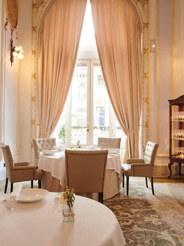 🌟 San Sebastian's Luxe Sleeps: Hotel Maria Cristina ✨