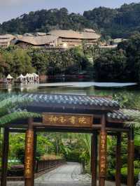 位於保亭山林中的巴厘島/小眾秘境酒店。