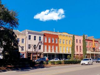 A popular saying goes: there are only three cities in the United States - New York, San Francisco, and New Orleans.