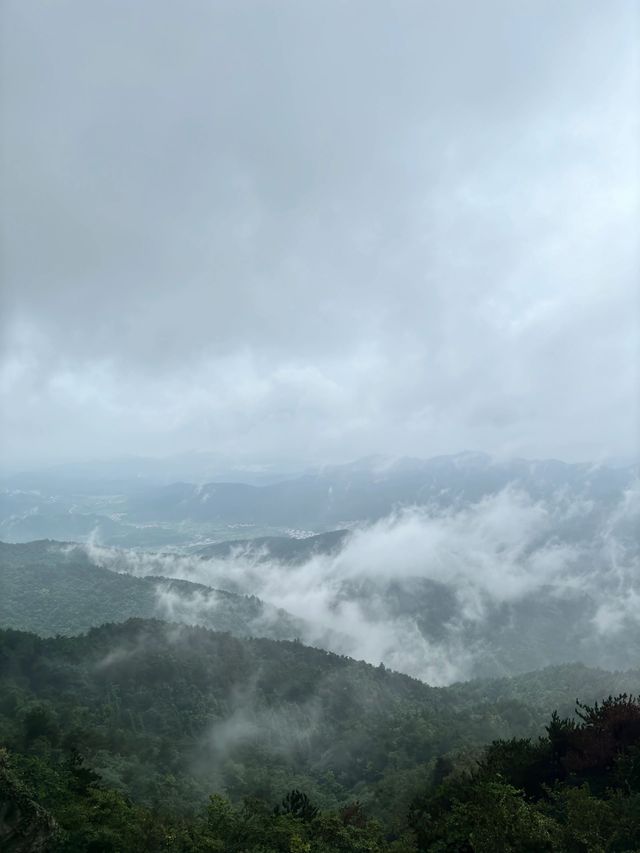 湖北孝感雙峰山｜不一樣的煙霧飄渺。