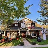 Spooky Halloween center of Willow Glen neighbourhood