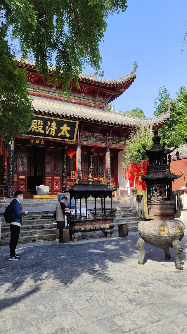 武漢長春觀｜美哭！遠離喧囂的賞銀杏地。