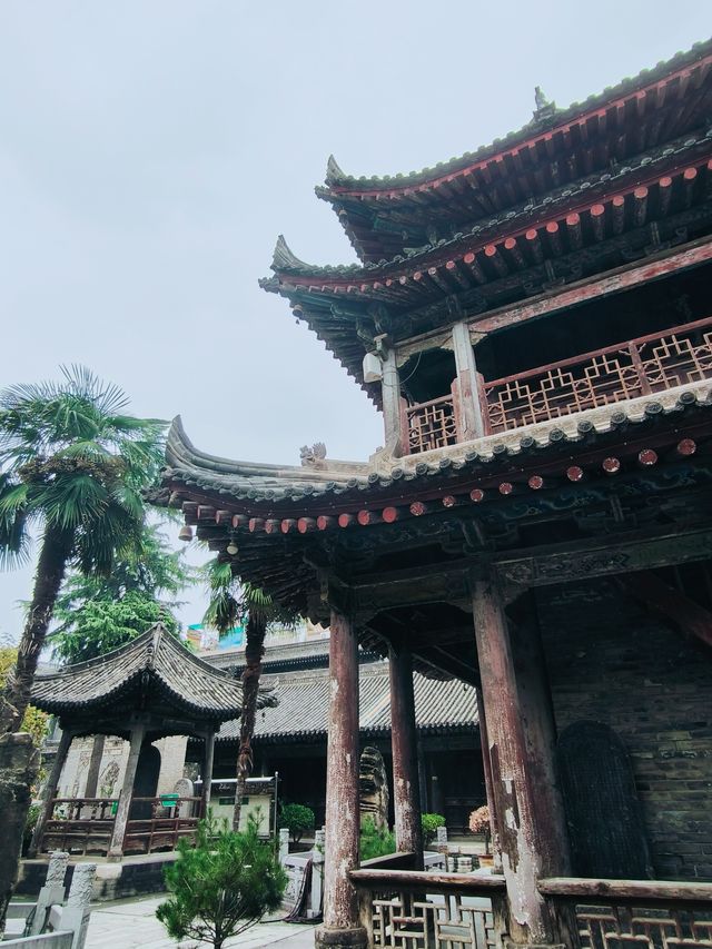 西安大學習巷裡清真寺 古痕跡很重。