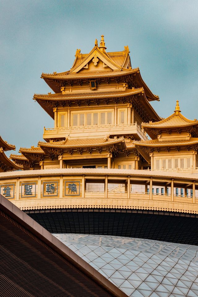 寧波驚現雲頂天宮。