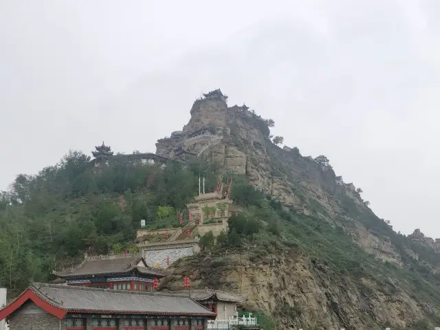 雨中遊 集三教一體的神木二郎山
