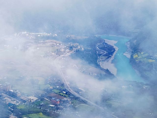 人神共居，雲中仙境：丙中洛
