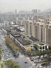 義烏市中心雲端旅居，邂逅雞鳴閣的晨昏浪漫。