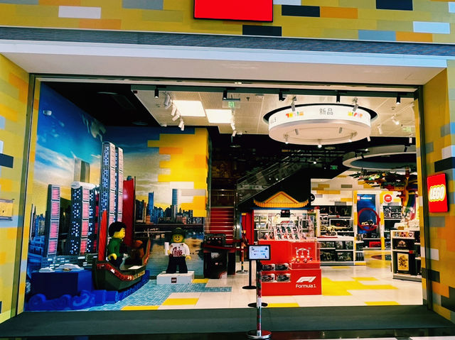  重慶市渝中區商場發現一個很有特色店舖：樂高。適合拍照打卡、週末閒暇度假地！ 