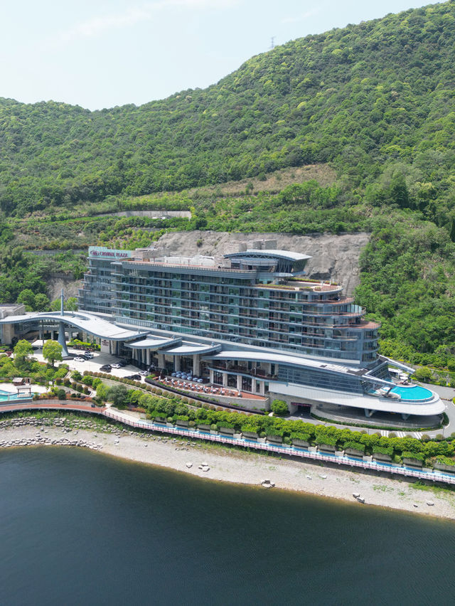 隱逸山水間的奢華郵輪| 千島湖皇冠假日酒店
