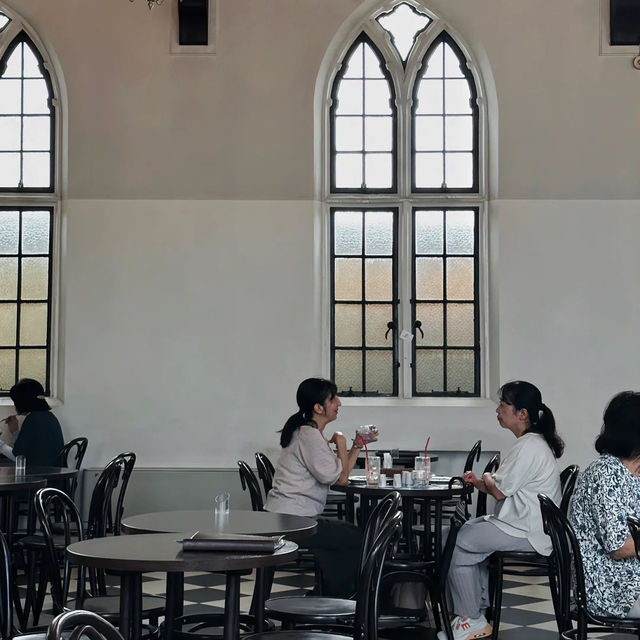 神戶挖到寶！百年教堂秒變夢幻咖啡屋☕️💒