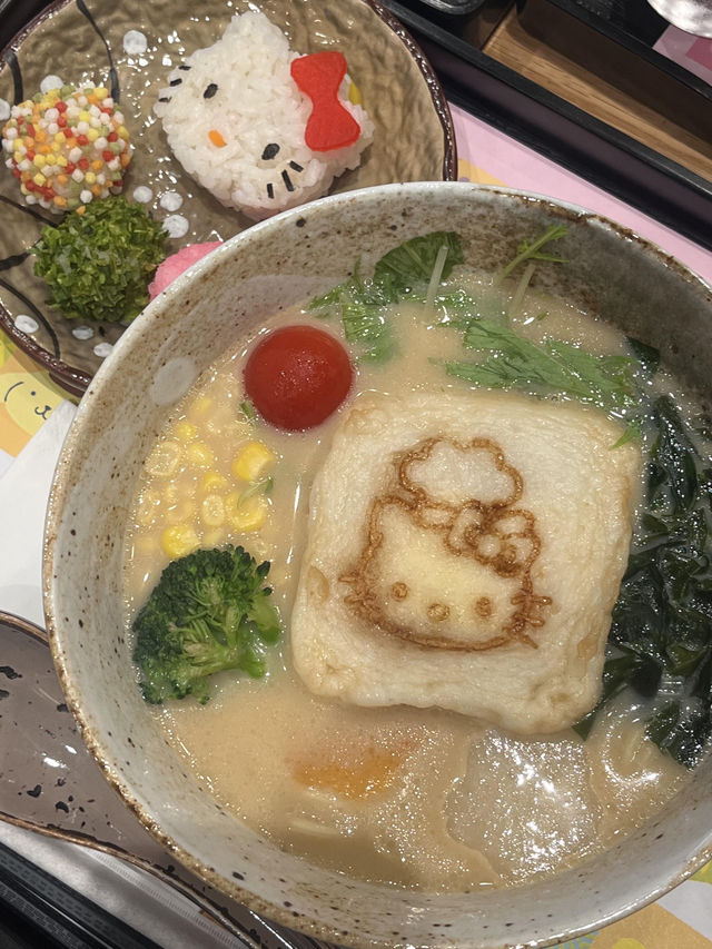 ✨澳門新濠影匯「瀛菊拉麵」｜Hello Kitty控暴動的可愛拉麵🍜🧸