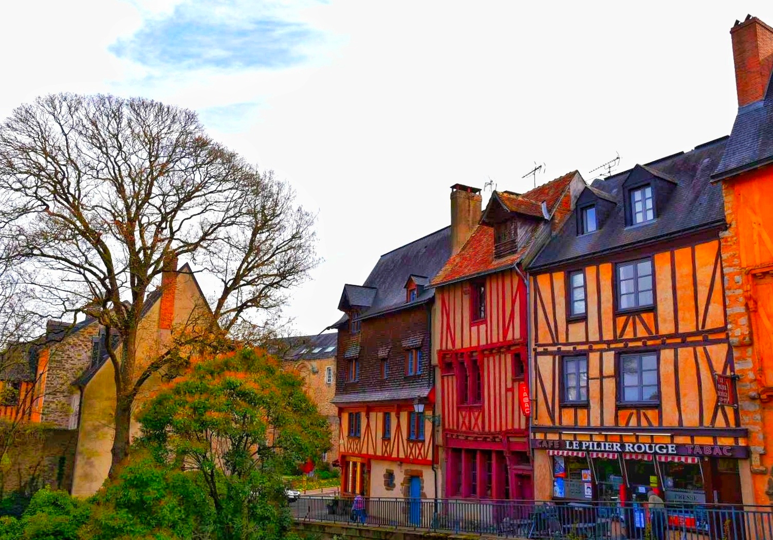Around the World Series Europe: Le Mans and Dinan, France