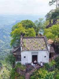 比起黃山的人潮洶湧，我更偏愛這座藏在皖南的小眾仙山-齊雲山
